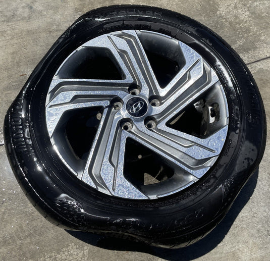 HYUNDAI SANTA FE 18X7.5J 5 TWISTED SPOKE WHEEL RIM W/TIRE (ONLY