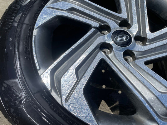 HYUNDAI SANTA FE 18X7.5J 5 TWISTED SPOKE WHEEL RIM W/TIRE (ONLY#1) 21-23 #107970