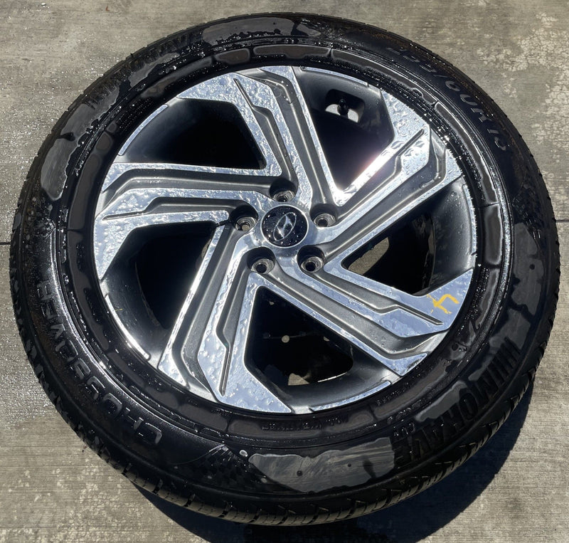 Load image into Gallery viewer, HYUNDAI SANTA FE 18X7.5J 5 TWISTED SPOKE WHEEL RIM W/TIRE (ONLY#1) 21-23 #107971
