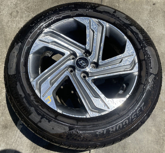 HYUNDAI SANTA FE 18X7.5J 5 TWISTED SPOKE WHEEL RIM W/TIRE (ONLY#1) 21-23 #107971