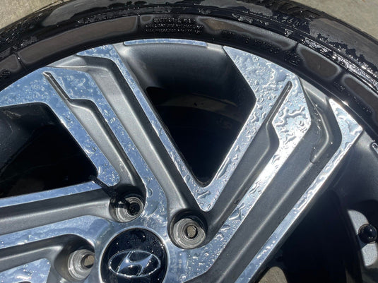 HYUNDAI SANTA FE 18X7.5J 5 TWISTED SPOKE WHEEL RIM W/TIRE (ONLY#1) 21-23 #107971