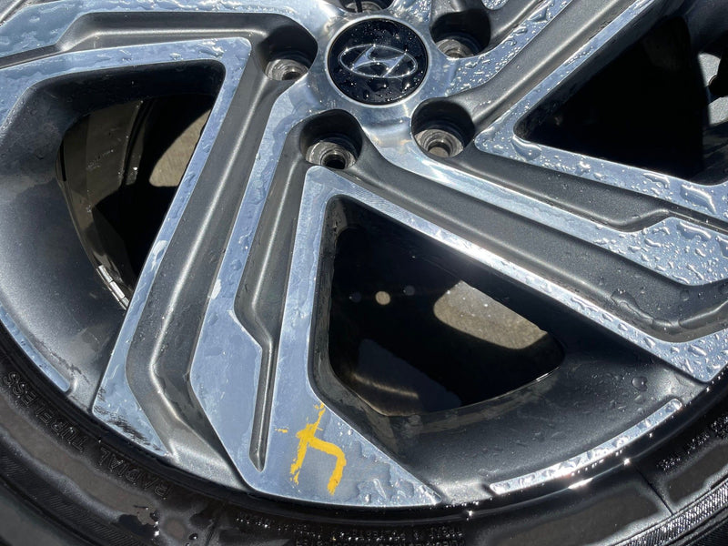Load image into Gallery viewer, HYUNDAI SANTA FE 18X7.5J 5 TWISTED SPOKE WHEEL RIM W/TIRE (ONLY#1) 21-23 #107971
