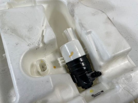 19-25 BMW G20 330i M340i FRONT WINDSHIELD WASHER FLUID RESERVOIR TANK