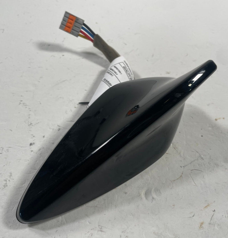 Load image into Gallery viewer, 2024 - 2026 HYUNDAI SANTA FE EXTERIOR SHARK ROOF FIN RADIO ANTENA BLACK # 113208
