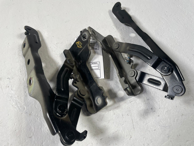 Load image into Gallery viewer, 2023-2025 HYUNDAI IONIQ 6 HOOD BONNET LEFT &amp; RIGHT SIDE HINGE SUPPORT # 110492
