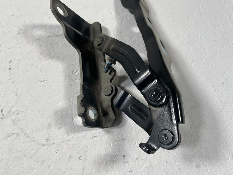 Load image into Gallery viewer, 2023-2025 HYUNDAI IONIQ 6 HOOD BONNET LEFT &amp; RIGHT SIDE HINGE SUPPORT # 110492
