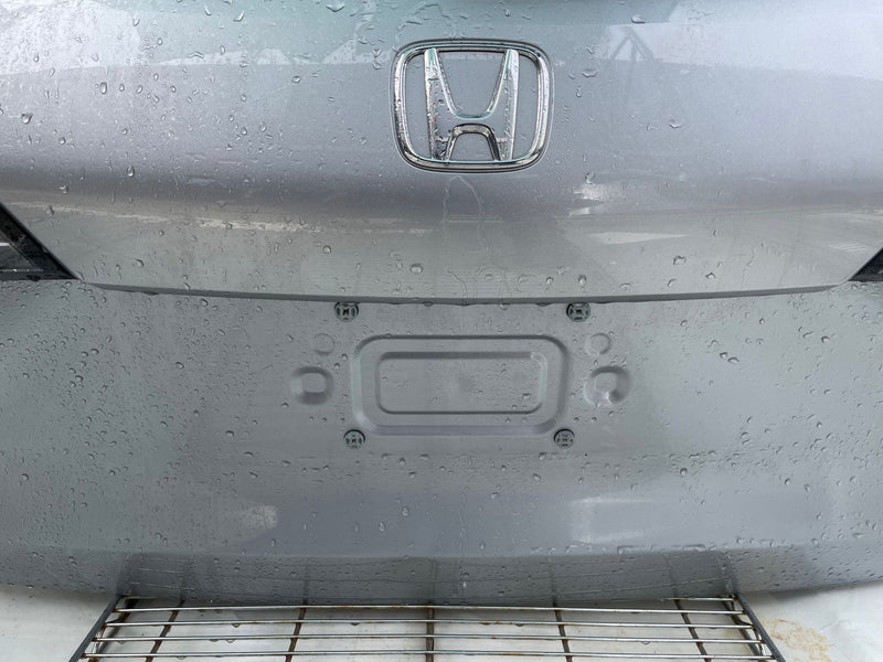 Load image into Gallery viewer, HONDA HR-V REAR TRUNK LID TAILGATE W/TAILLIGHTS SILVER (NH830MX) 23-26 # 112707
