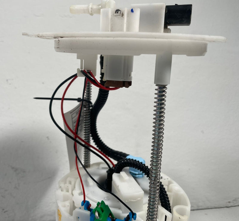 Load image into Gallery viewer, 22-26 HYUNDAI SANTA FE FUEL GAS PUMP SENDING UNIT ASSY 2.5L 31110R5500 # 113226
