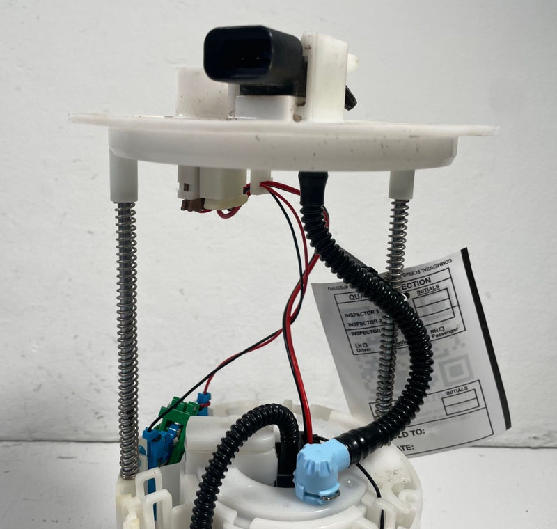 Load image into Gallery viewer, 22-26 HYUNDAI SANTA FE FUEL GAS PUMP SENDING UNIT ASSY 2.5L 31110R5500 # 113226
