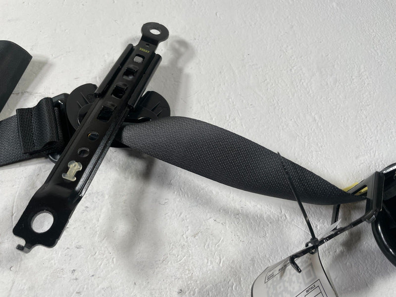 Load image into Gallery viewer, 2023-2025 HYUNDAI IONIQ 6 FRONT RIGHT PASSENGER SIDE SEAT BELT RETRACTOR #110481
