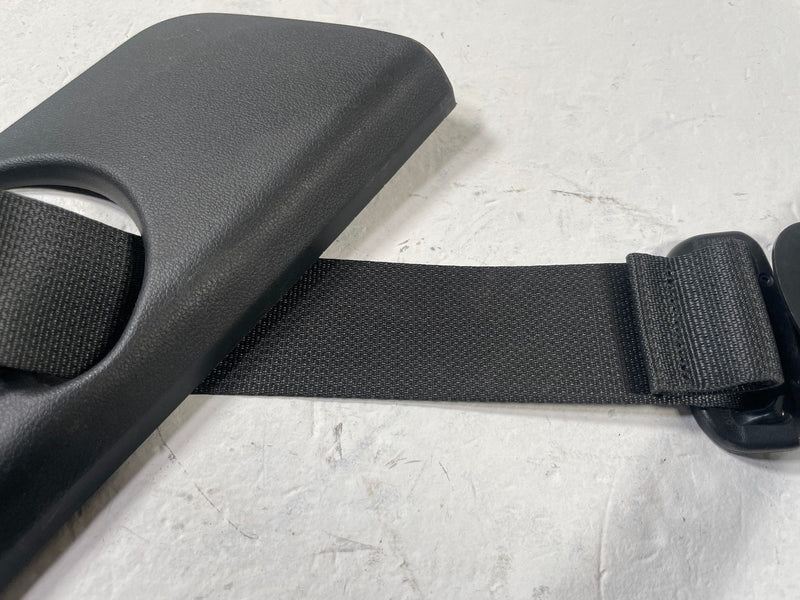 Load image into Gallery viewer, 2023-2025 HYUNDAI IONIQ 6 FRONT RIGHT PASSENGER SIDE SEAT BELT RETRACTOR #110481
