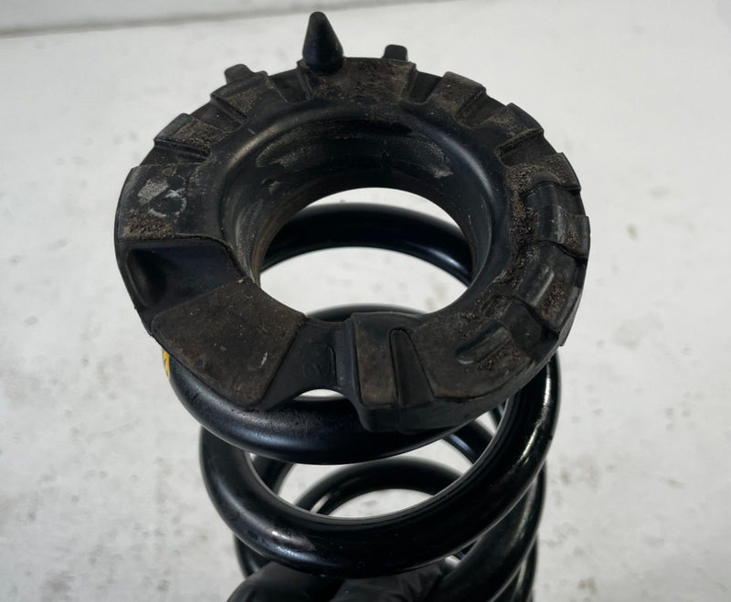 Load image into Gallery viewer, 2019-2022 BMW 330I G20 RWD REAR SUSPENSION RIGHT OR LEFT SIDE COIL SPRING 106327
