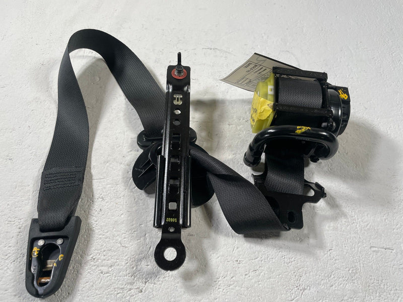 Load image into Gallery viewer, 2023-2025 HYUNDAI IONIQ 6 FRONT LEFT DRIVER SIDE SEAT BELT RETRACTOR # 110480
