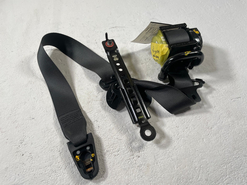 Load image into Gallery viewer, 2023-2025 HYUNDAI IONIQ 6 FRONT LEFT DRIVER SIDE SEAT BELT RETRACTOR # 110480
