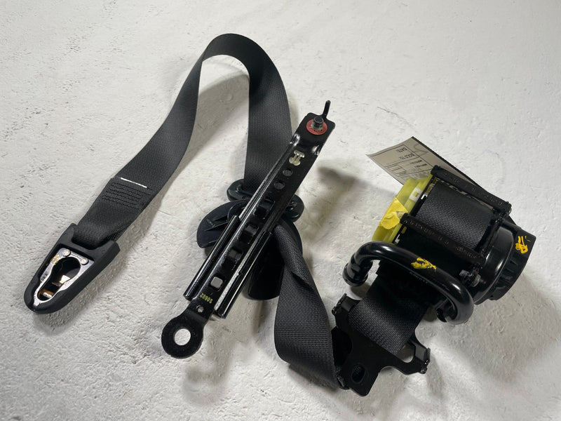 Load image into Gallery viewer, 2023-2025 HYUNDAI IONIQ 6 FRONT LEFT DRIVER SIDE SEAT BELT RETRACTOR # 110480

