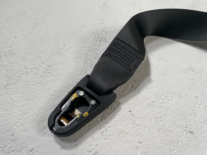 Load image into Gallery viewer, 2023-2025 HYUNDAI IONIQ 6 FRONT LEFT DRIVER SIDE SEAT BELT RETRACTOR # 110480
