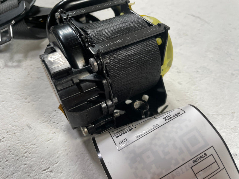 Load image into Gallery viewer, 2023-2025 HYUNDAI IONIQ 6 FRONT LEFT DRIVER SIDE SEAT BELT RETRACTOR # 110480
