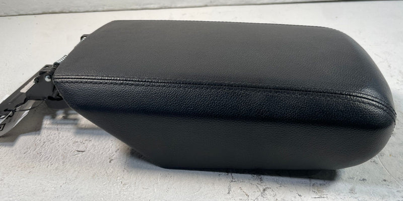 Load image into Gallery viewer, 2023 - 2025 KIA SPORTAGE CENTER CONSOLE ARMREST LID TRIM COVER 2.5L # 109220
