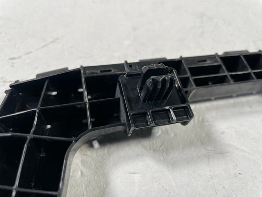 23-26 HONDA HR-V REAR LEFT DRIVER SIDE BUMPER RETAINER MOUNT BRACKET