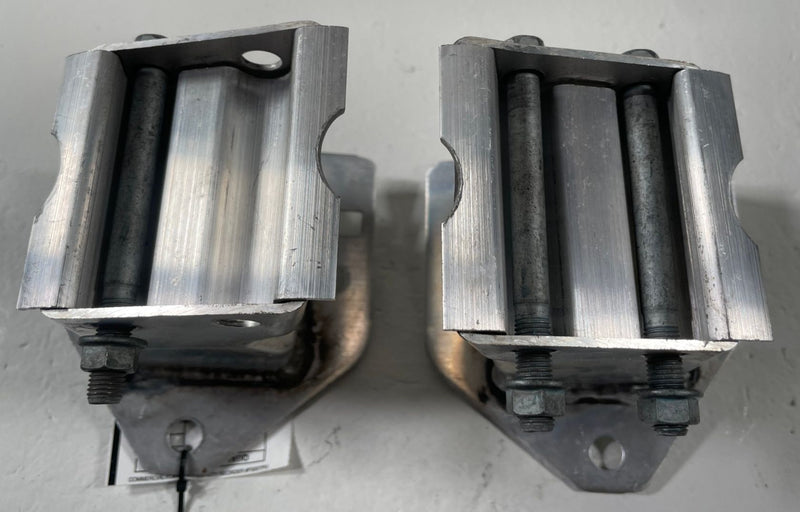 Load image into Gallery viewer, 22-25 HONDA PASSPORT FRONT LEFT &amp; RIGHT BUMPER REINFORCEMENT BRACKET # 107815
