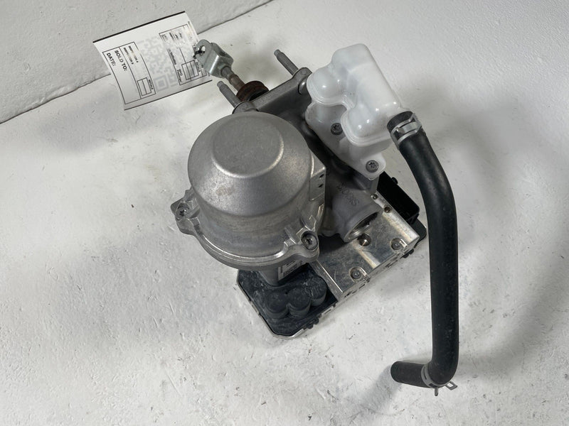 Load image into Gallery viewer, 2023-2025 HYUNDAI IONIQ 6 ABS BRAKE PUMP MASTER CYLINDER CONTROL MODULE # 110523
