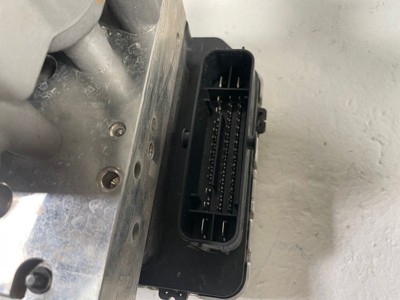 Load image into Gallery viewer, 2023-2025 HYUNDAI IONIQ 6 ABS BRAKE PUMP MASTER CYLINDER CONTROL MODULE # 110523
