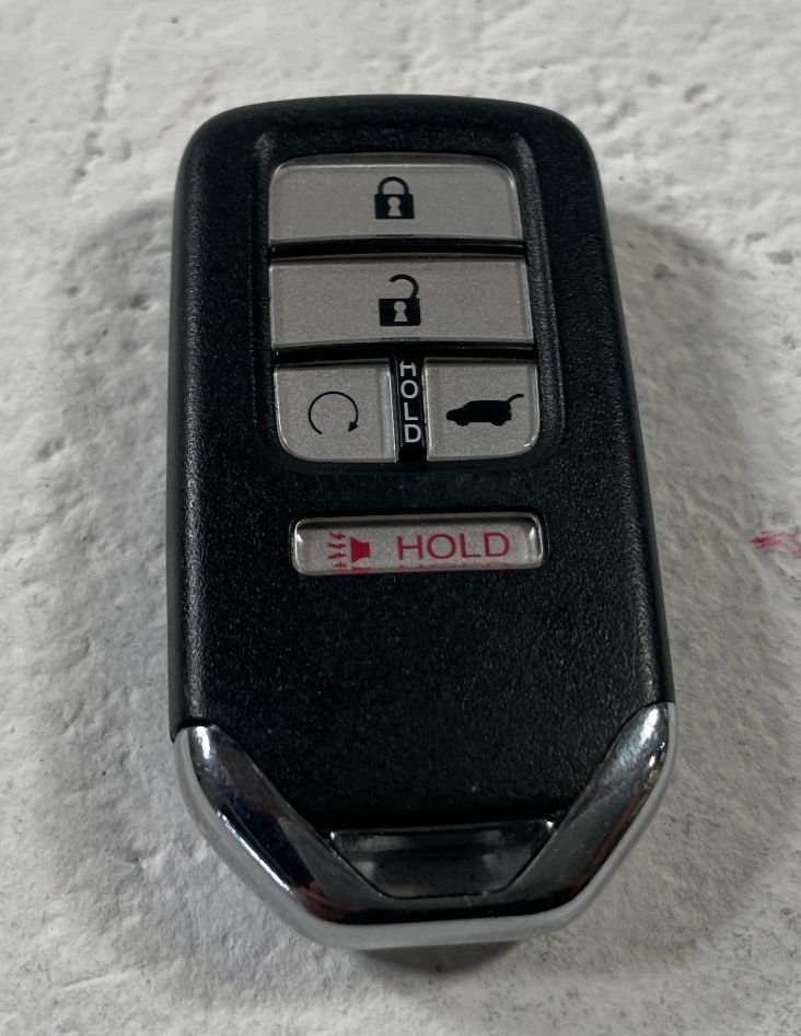 Load image into Gallery viewer, 2022 HONDA PASSPORT ENGINE &amp; SMART POWER CONTROL MODULE W/ KEY FOB # 107810
