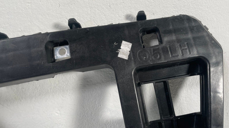 Load image into Gallery viewer, 2023-2025 KIA SPORTAGE REAR LEFT SIDE BUMPER MOUNT SUPPORT BRACKET 2.5L # 113252
