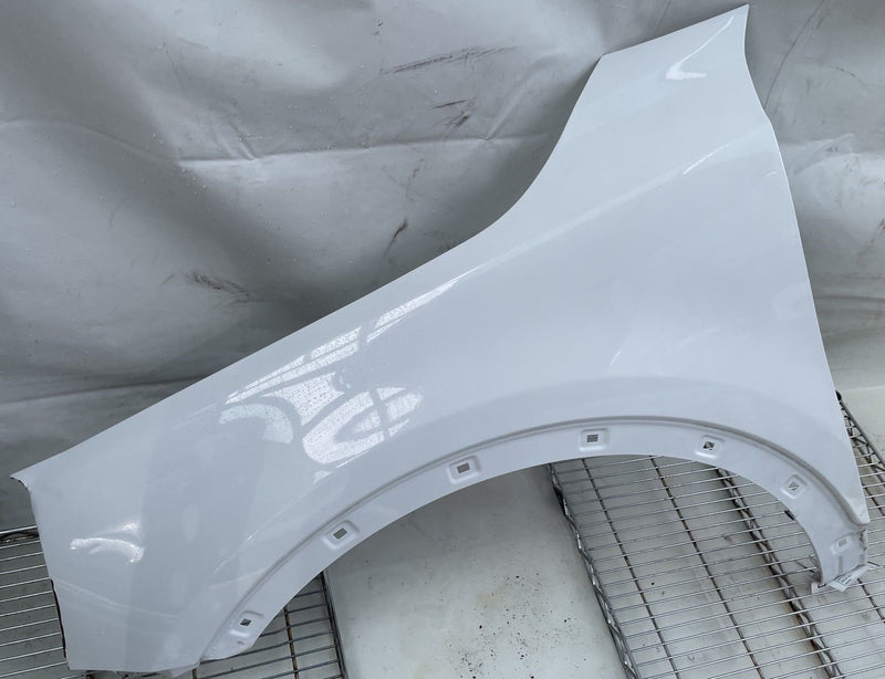 Load image into Gallery viewer, KIA TELLURIDE FRONT LEFT DRIVER SIDE FENDER ASSEMBLY WHITE (GWP) 20-25 # 112794
