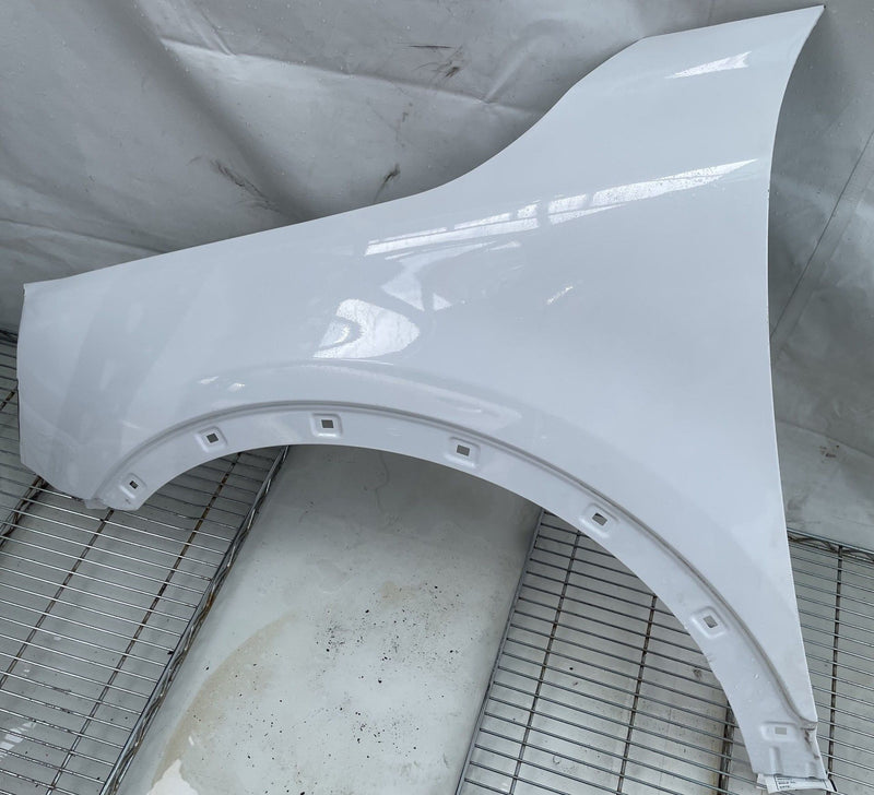 Load image into Gallery viewer, KIA TELLURIDE FRONT LEFT DRIVER SIDE FENDER ASSEMBLY WHITE (GWP) 20-25 # 112794
