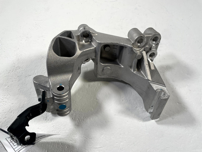 Load image into Gallery viewer, 2020-2026 HYUNDAI TUCSON ENGINE MOTOR BELT TENSIONER MOUNT BRACKET 2.5L # 112021
