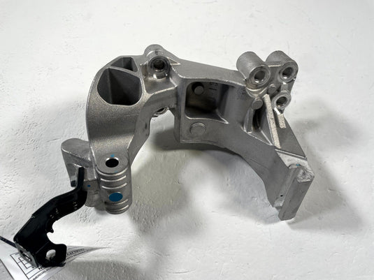 2020-2026 HYUNDAI TUCSON ENGINE MOTOR BELT TENSIONER MOUNT BRACKET 2.5L 