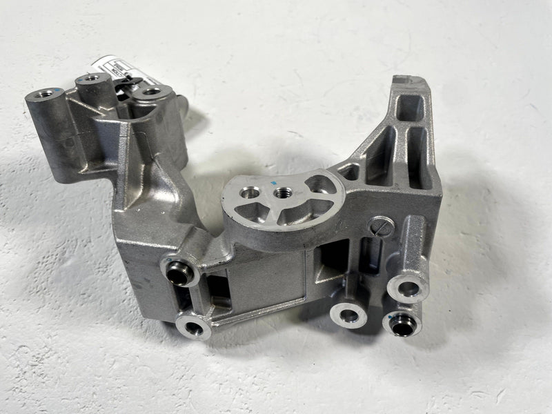 Load image into Gallery viewer, 2020-2026 HYUNDAI TUCSON ENGINE MOTOR BELT TENSIONER MOUNT BRACKET 2.5L # 112021
