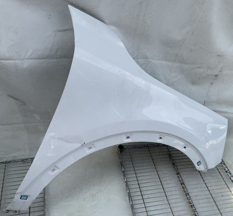 Load image into Gallery viewer, KIA TELLURIDE FRONT RIGHT SIDE FENDER ASSEMBLY WHITE (GWP) 2020 - 2025 # 112793
