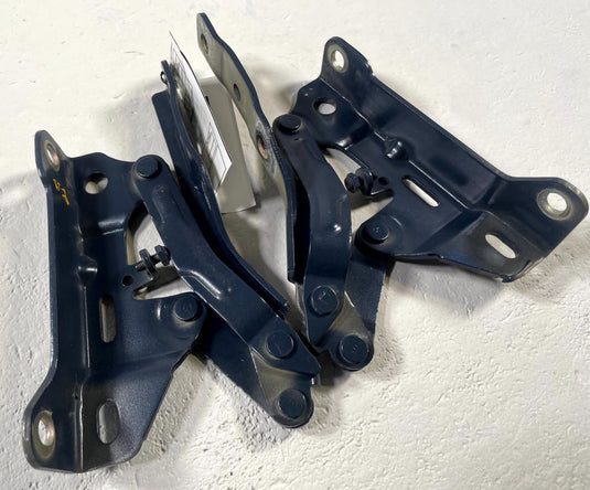 22-26 HYUNDAI TUCSON FRONT LEFT & RIGHT HOOD BONNET HINGE PAIR BLUE 2.5L