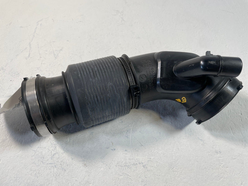Load image into Gallery viewer, 2021-2026 HYUNDAI SANTA FE ENGINE AIR INTAKE PIPE TUBE 2.5L 28130-L1600 # 109264
