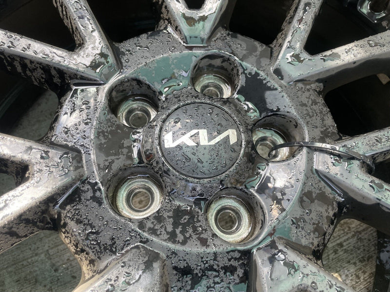 Load image into Gallery viewer, KIA TELLURIDE 20x7-1/2 14 SPOKE ALLOY WHEEL RIM W/TIRE (ONLY#1) 21-22 # 112796
