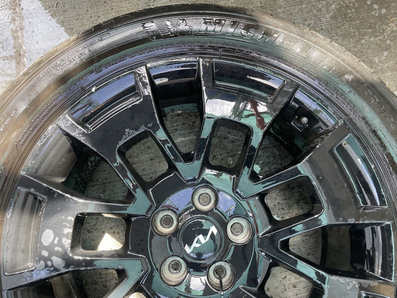 Load image into Gallery viewer, KIA TELLURIDE 20x7-1/2 14 SPOKE ALLOY WHEEL RIM W/TIRE (ONLY#1) 21-22 # 112790
