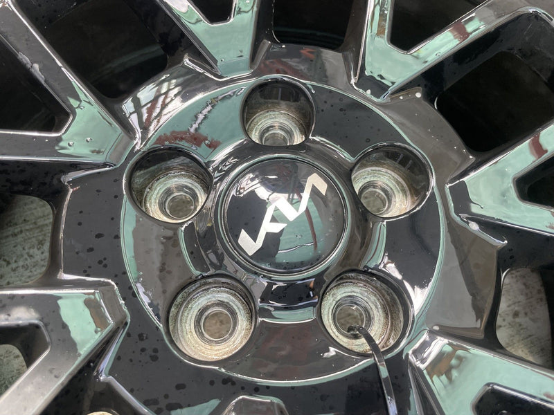 Load image into Gallery viewer, KIA TELLURIDE 20x7-1/2 14 SPOKE ALLOY WHEEL RIM W/TIRE (ONLY#1) 21-22 # 112790
