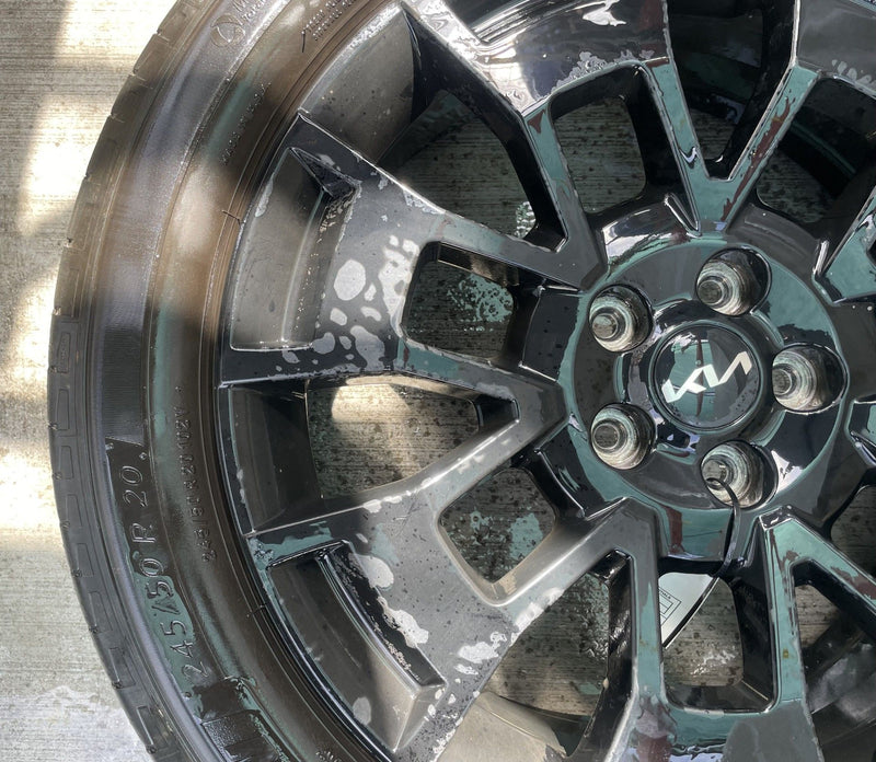 Load image into Gallery viewer, KIA TELLURIDE 20x7-1/2 14 SPOKE ALLOY WHEEL RIM W/TIRE (ONLY#1) 21-22 # 112790
