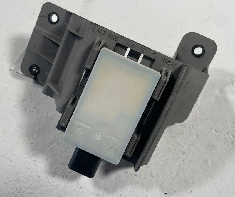 Load image into Gallery viewer, 23-26 KIA SPORTAGE REAR LEFT BLIND SPOT RADAR SENSOR MODULE W/ BRACKET # 113251
