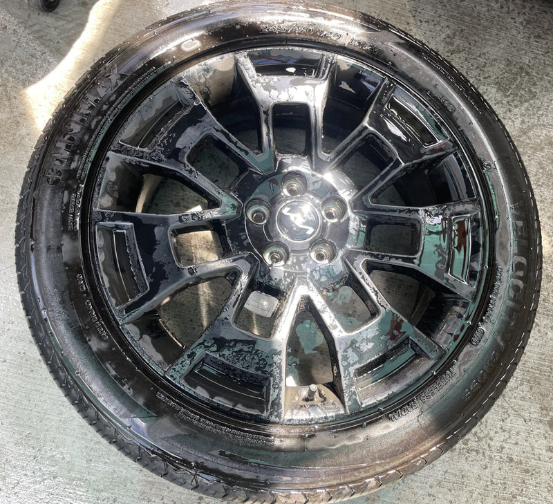 Load image into Gallery viewer, KIA TELLURIDE 20x7-1/2 14 SPOKE ALLOY WHEEL RIM W/TIRE (ONLY#1) 21-22 # 112795

