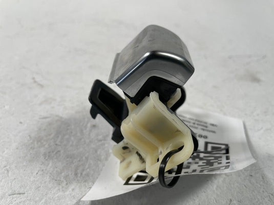 23-25 HONDA HR-V CENTER CONSOLE ARMREST LID COVER LATCH LOCK 834173W0A01
