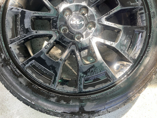 KIA TELLURIDE 20x7-1/2 14 SPOKE ALLOY WHEEL RIM W/TIRE (ONLY#1) 21-22 # 112795