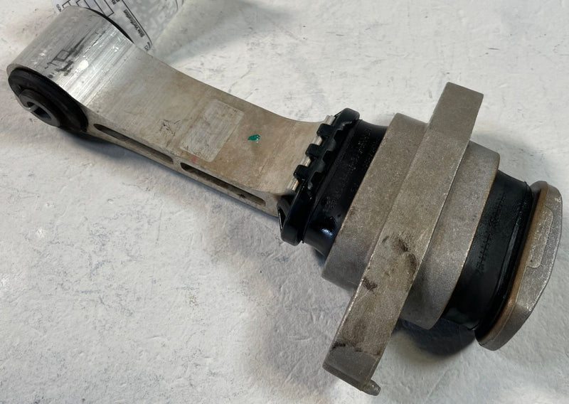 Load image into Gallery viewer, 2024-2026 HYUNDAI SANTA FE ENGINE TORQUE ARM ROLL ROD BRACKET 2.5L # 109269
