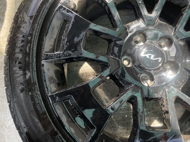 Load image into Gallery viewer, KIA TELLURIDE 20x7-1/2 14 SPOKE ALLOY WHEEL RIM W/TIRE (ONLY#1) 21-22 # 112795
