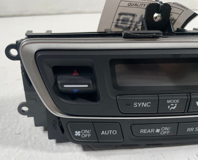 Load image into Gallery viewer, 19-23 HONDA PASSPORT EX-L DASH CENTER HVAC A/C CLIMATE CONTROL SWITCH # 107822
