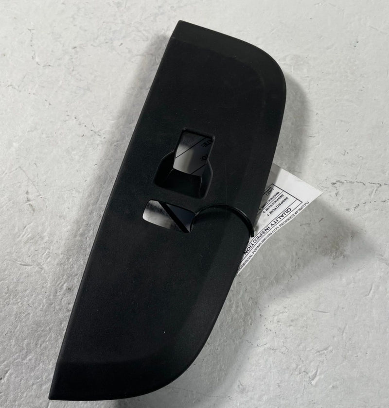 Load image into Gallery viewer, 2023-2025 HONDA HR-V FRONT RIGHT PASSENGE DOOR WINDOW SWITCH COVER BEZEL #107982
