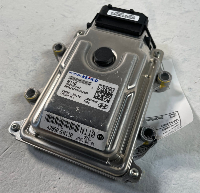 Load image into Gallery viewer, 24-26 HYUNDAI SANTA FE TCM TRANSMISSION COMPUTER CONTROL MODULE UNIT # 109267
