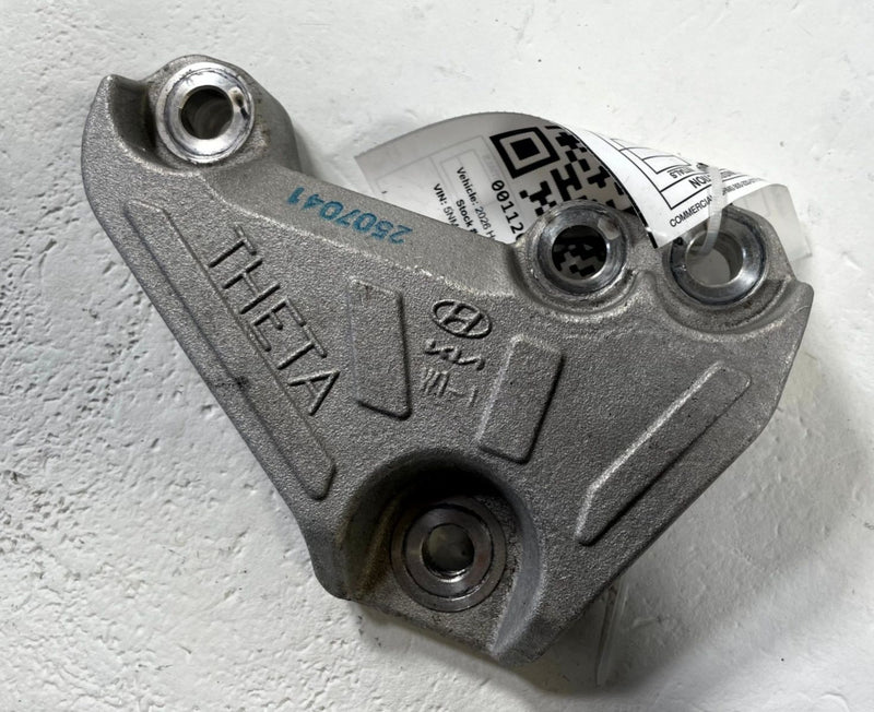 Load image into Gallery viewer, 2025-2026 HYUNDAI TUCSON RIGHT ENGINE MOTOR MOUNT SUPPORT BRACKET 2.5L # 112019
